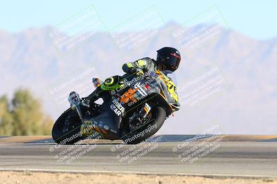 media/Jan-12-2025-CVMA (Sun) [[be1d2b16e3]]/Race 3-Amateur Supersport Middleweight/